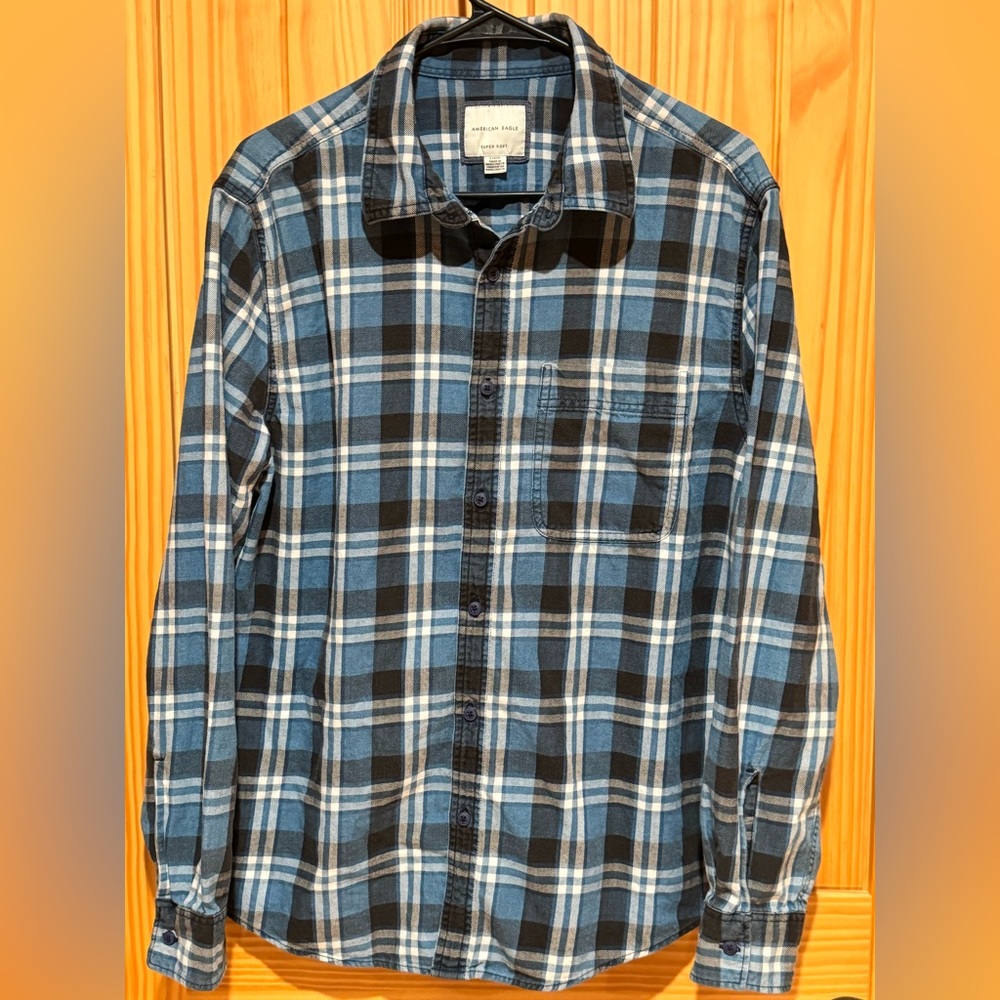 American Eagle Outfitters Blue plaid flannel